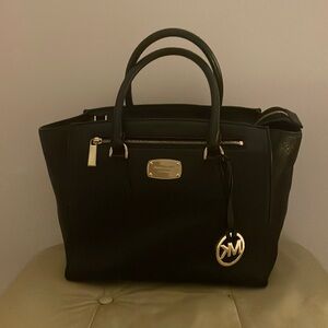 Michael Kors 100% leather black bag top handle, cross body strap